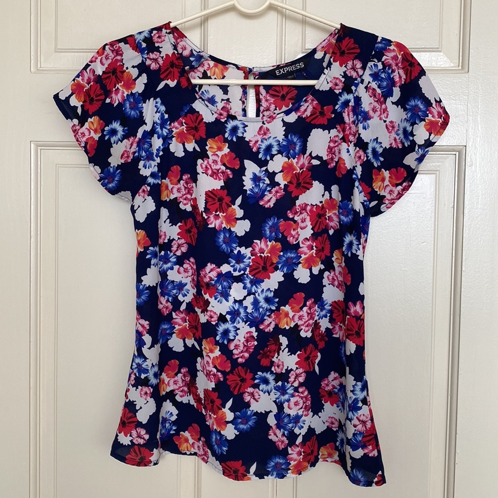Floral top - Picture 2 of 4